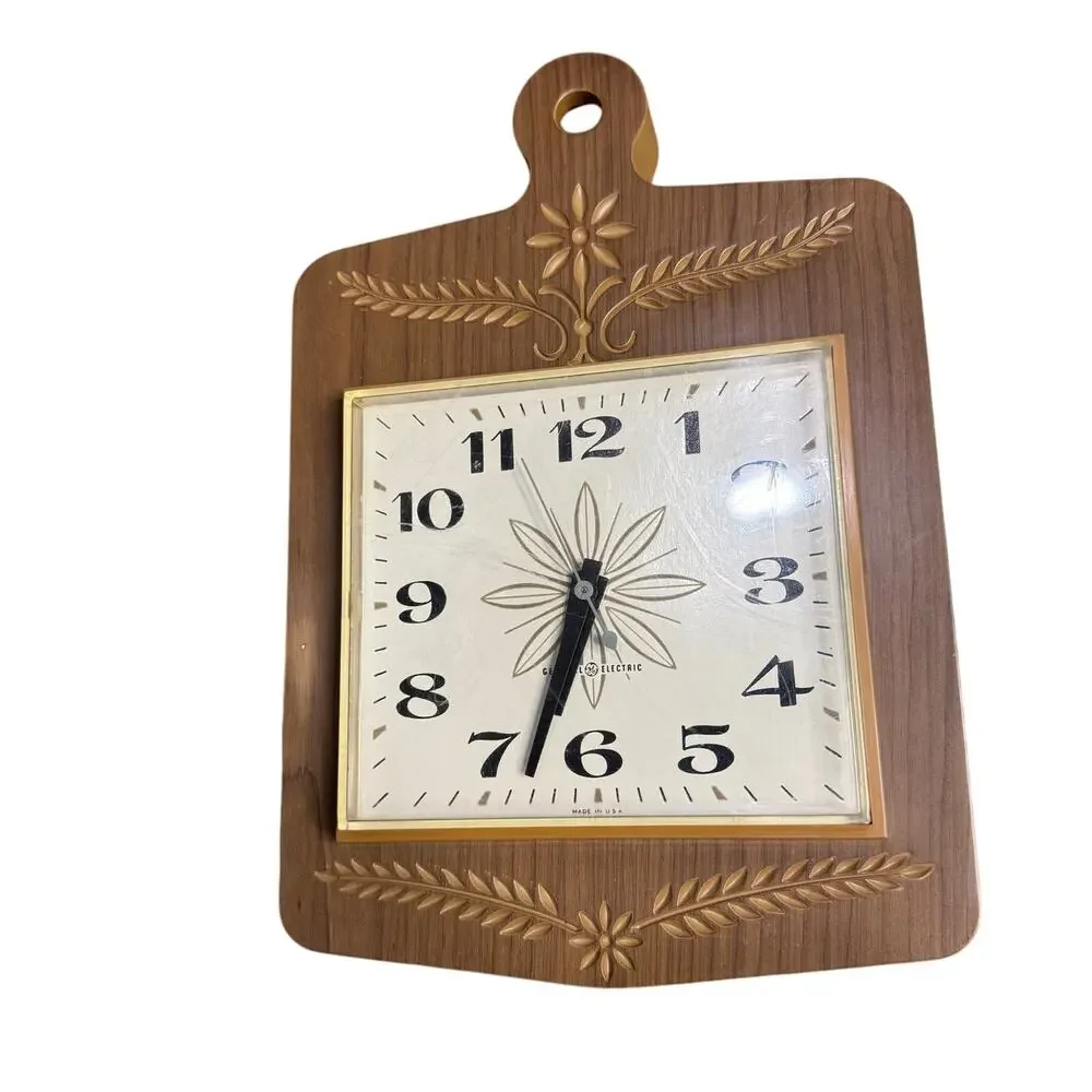 VTG GE General Electric Kitchen Wall Clock 2146 Wood Grain Plastic Cutting Board